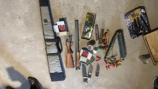 При обыске в квартирах руководителей и участников преступной группы было обнаружено большое количество предметов и вещей, предназначенных для совершения преступления